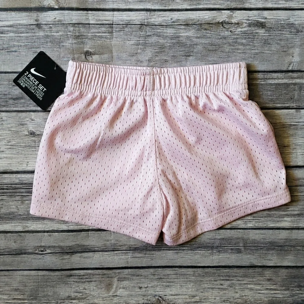 Nike Little Girls Heart Logo Graphic Tee & Shorts Set - Picture 9 of 11